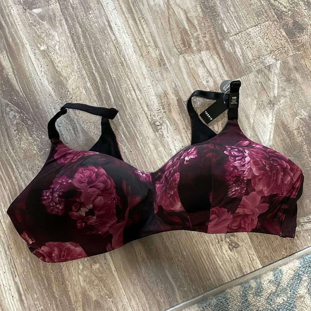 Torrid Curve 42D Black and Purple bra